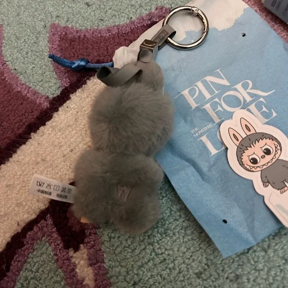 Pin For Love Labubu Letter W - Picture 5 of 5